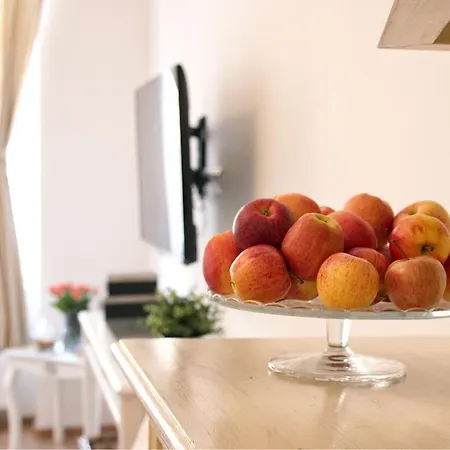 Romance In Appartement