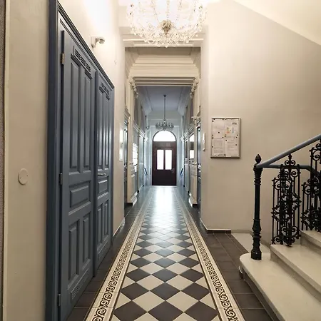 Apartment Romance In *